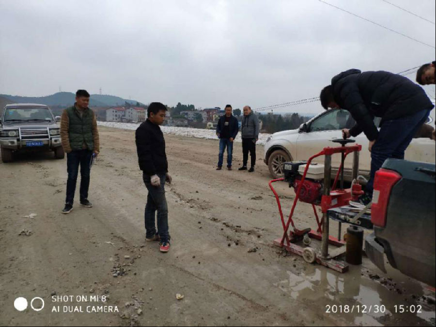 元旦不停工444.jpg 739e2e86f0cdc5cfb3558ec615d8a693.jpg